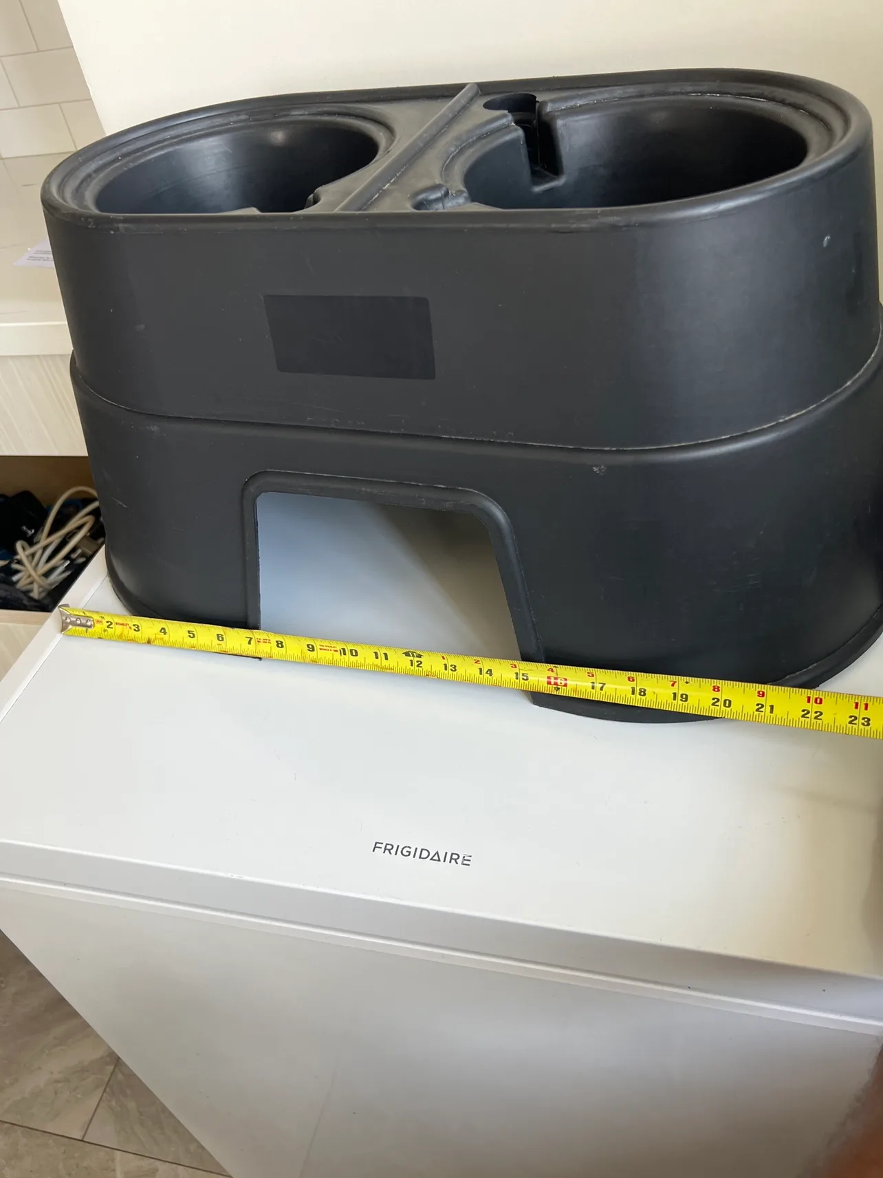 Elevated Pet Food and Water Bowls image indicator(5)