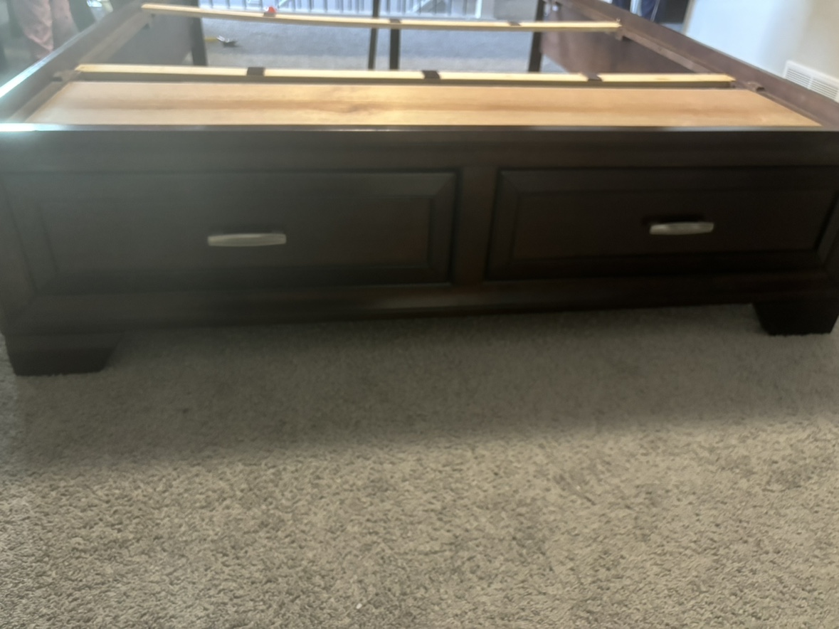 Queen bed frame - photo 5