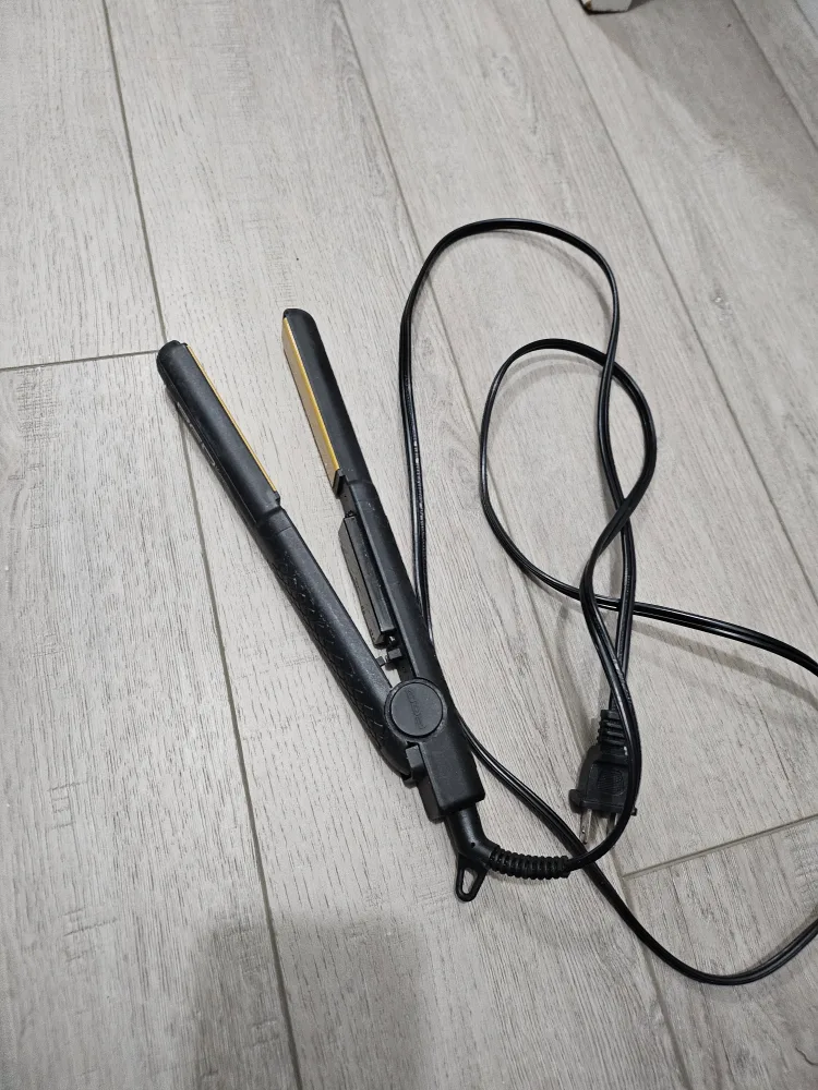 Hair Straightener thumbnail