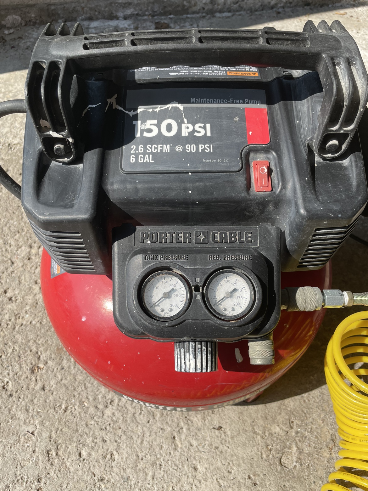 Air Compressor 150 PSI - 2.6 SCFM 6 Gal + spray gun set - photo 3