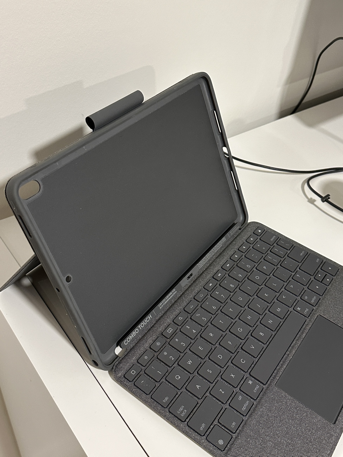 🧡LOGITECH Magnetic iPad Keyboard Case (Combo Touch 10.5 inch)