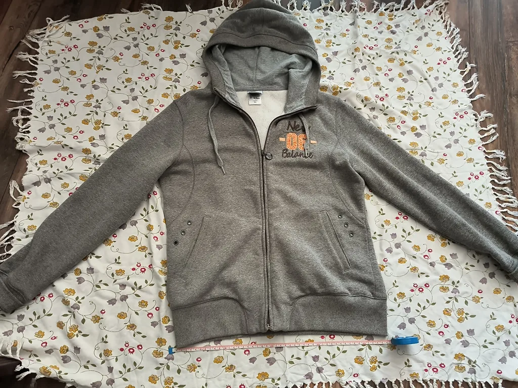 New Balance Hoodie thumbnail