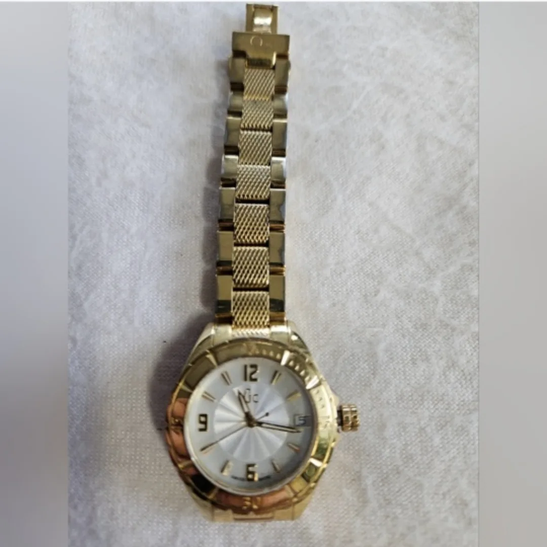 GC Gold Watch image indicator(2)