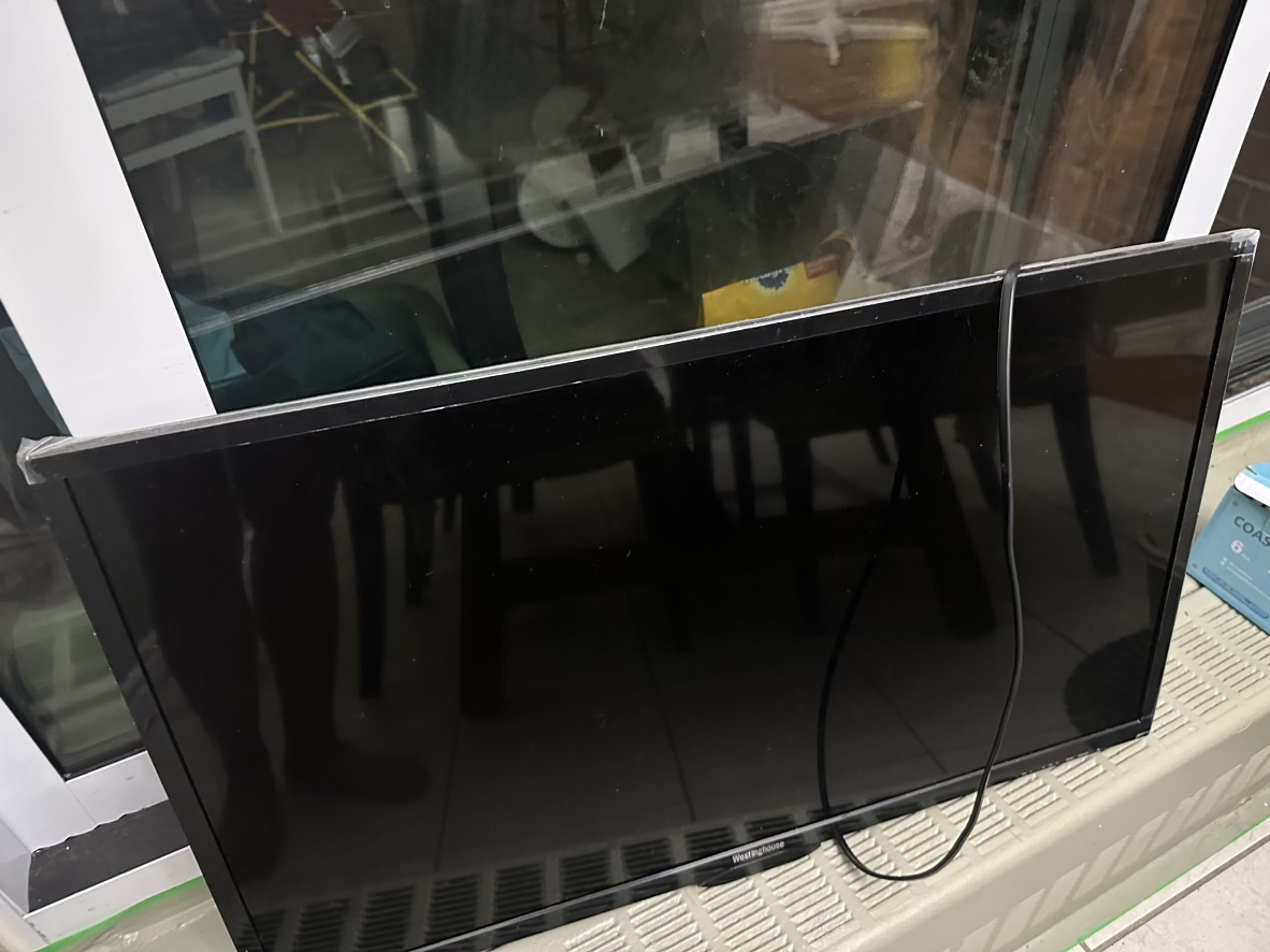 32" Westinghouse TV with Wall Mount - photo 4