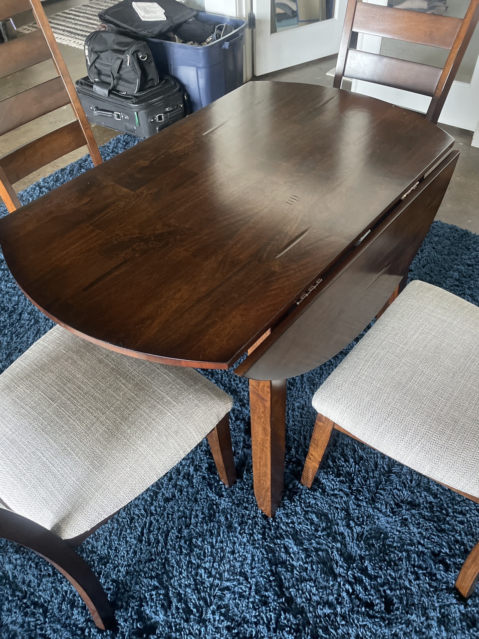 Round Table with 4 Chairs - photo 5