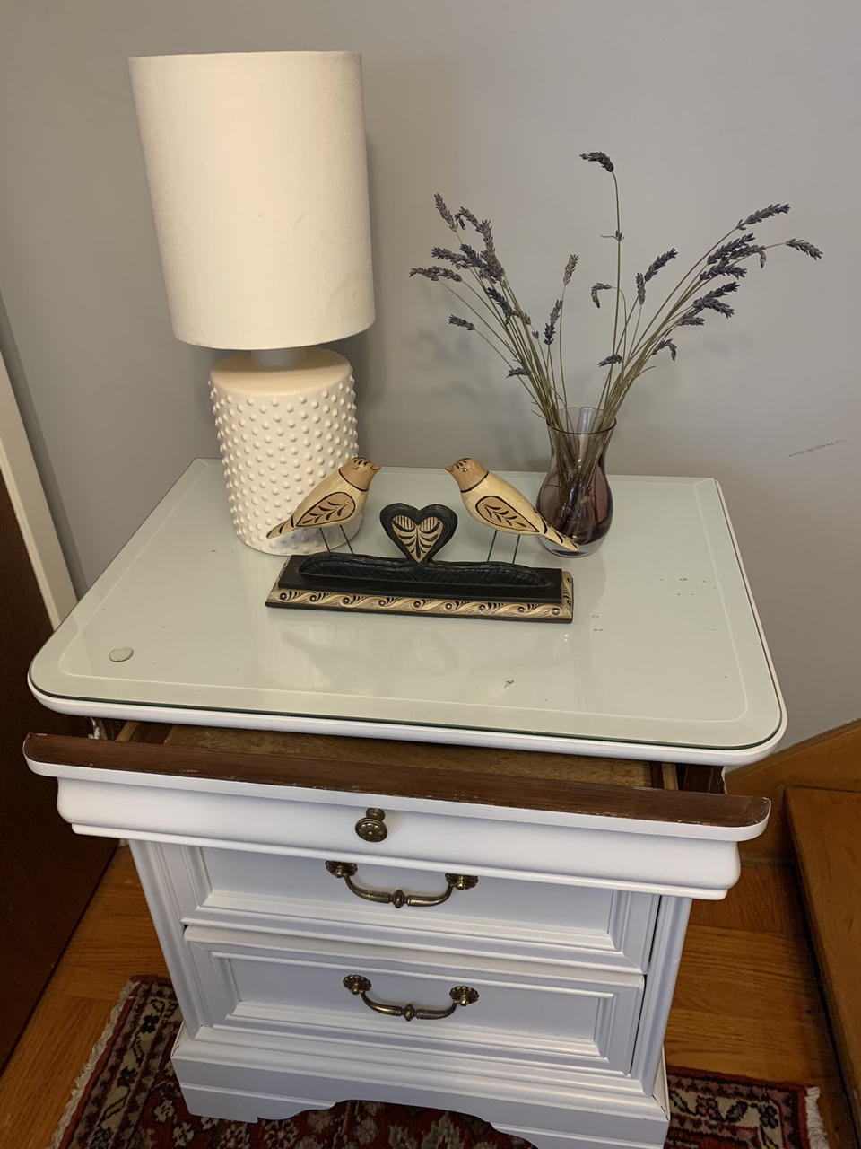 🕊️ Refurbished Nightstand with Glass Top - photo 2