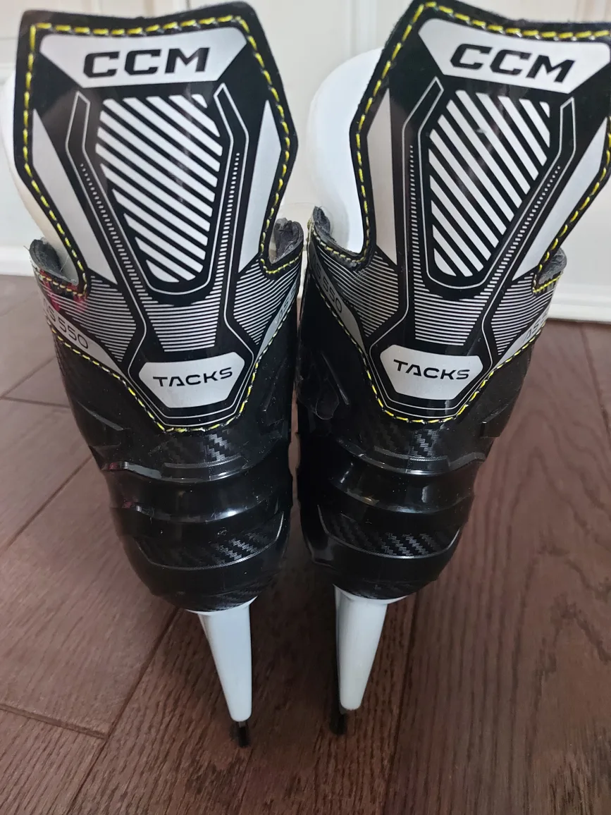 CCM AS550 Hockey Skates Size 2 image indicator(2)
