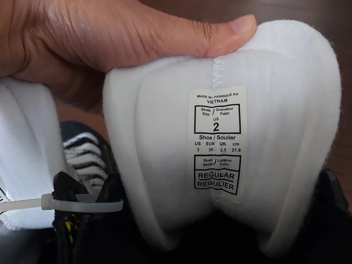 CCM AS550 Hockey Skates Size 2 image indicator(3)