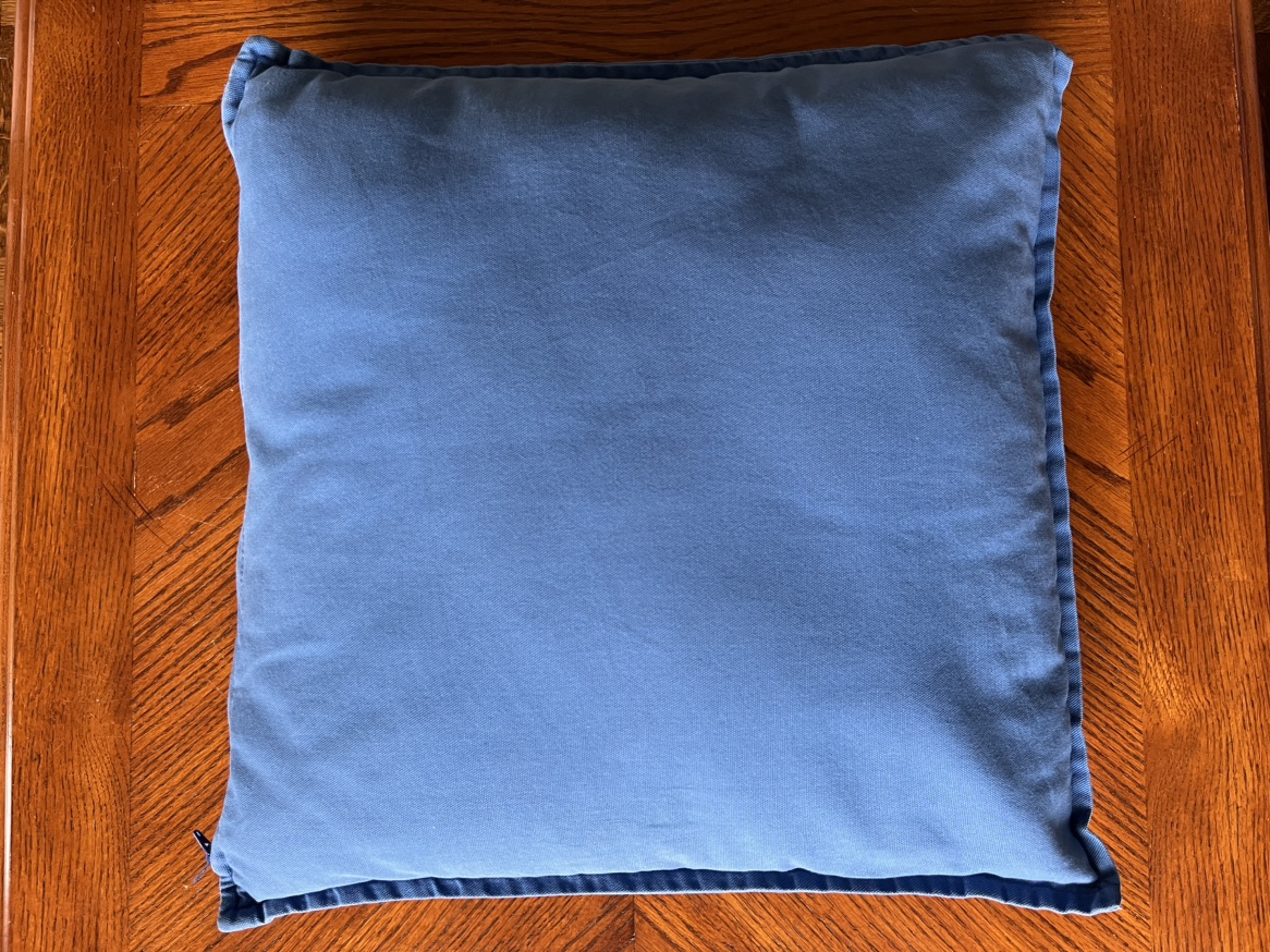 #Freecycle. Two IKEA blue pillows. - photo 4