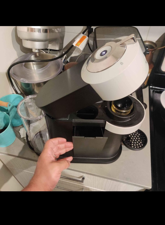 Nespresso VertuoPlus Coffee Machine - photo 2