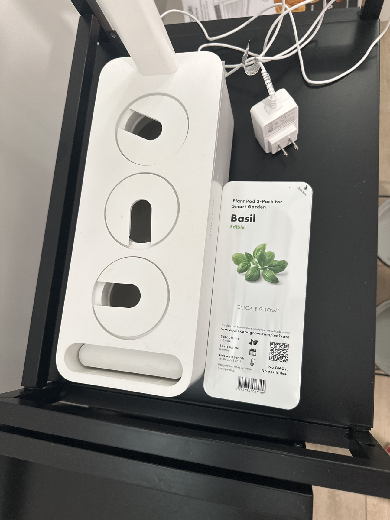 Click and Grow Smart Garden - photo 2