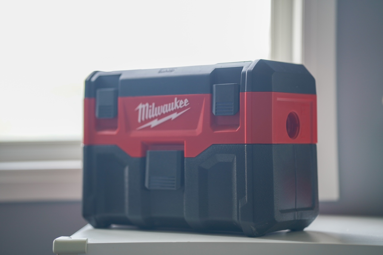 Milwaukee 18V Dust Extractor - photo 4