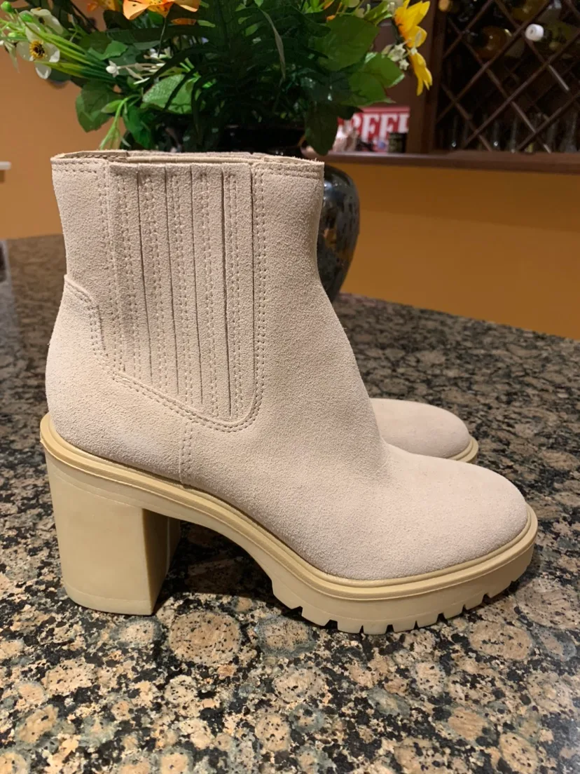 DOLCE VITA Caster H2O Ankle Boots size 9 thumbnail