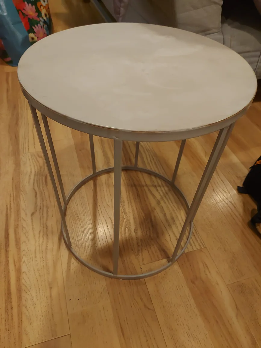 🧡 Small Round End Table - used outdoors thumbnail