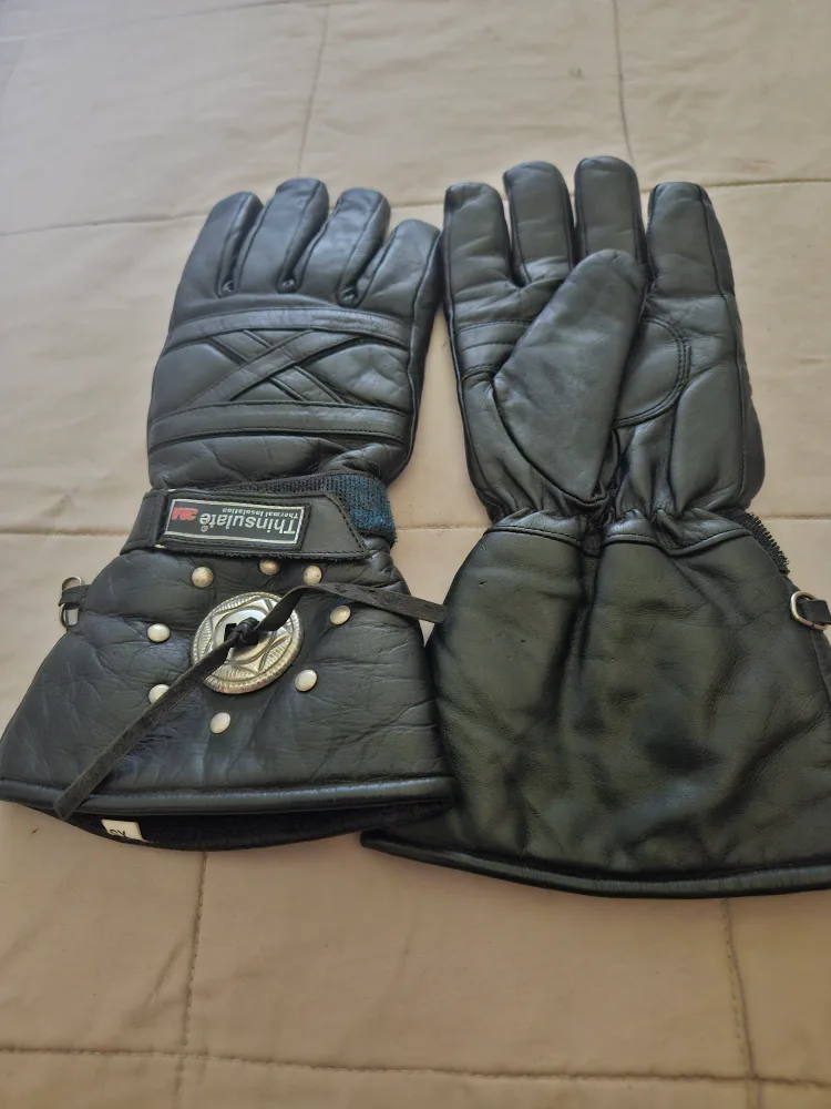 Leather Gloves thumbnail