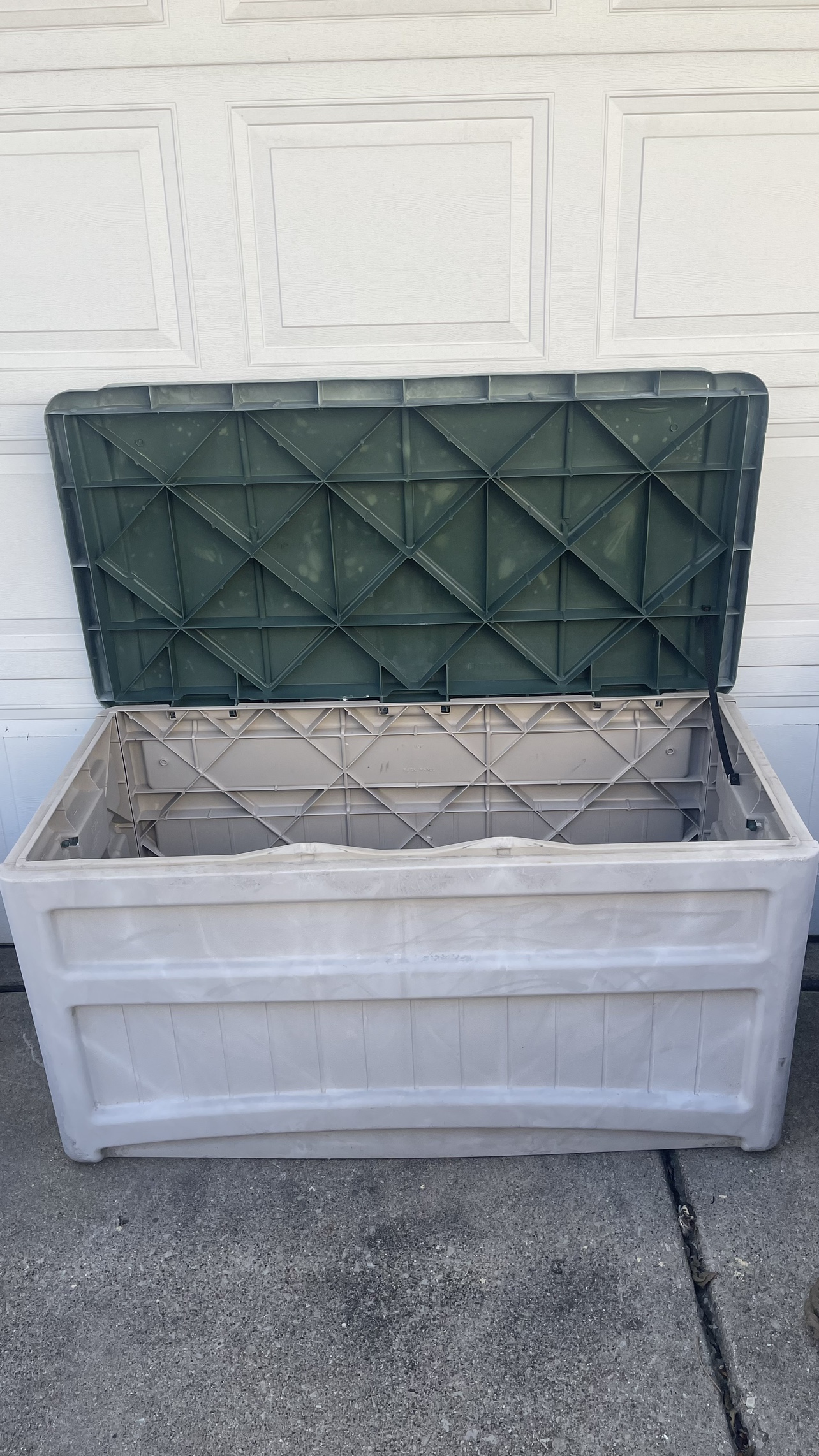 Large Storage Bin please check more pictures