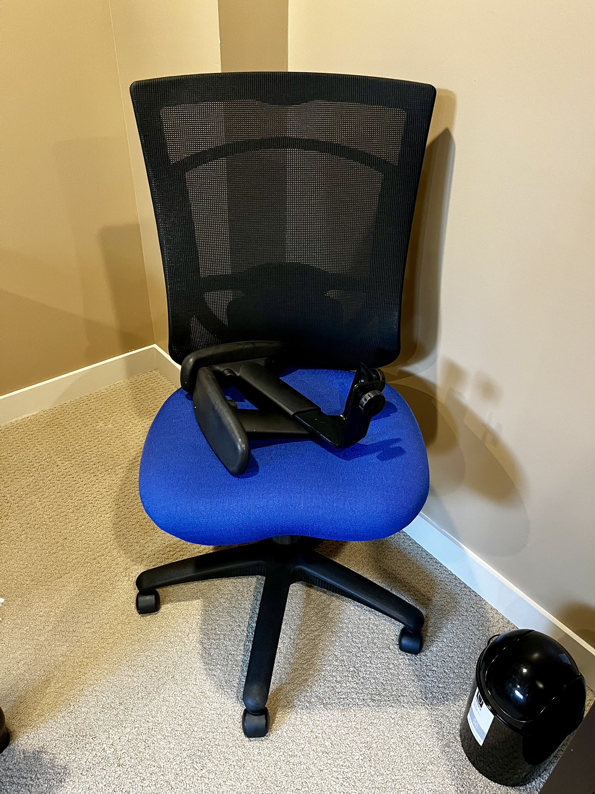 Office Chair - photo 2