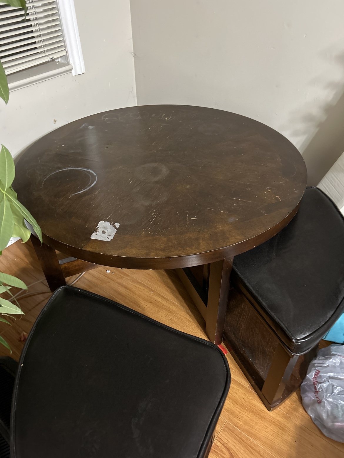 #freecycle -Round Table with Two Stools