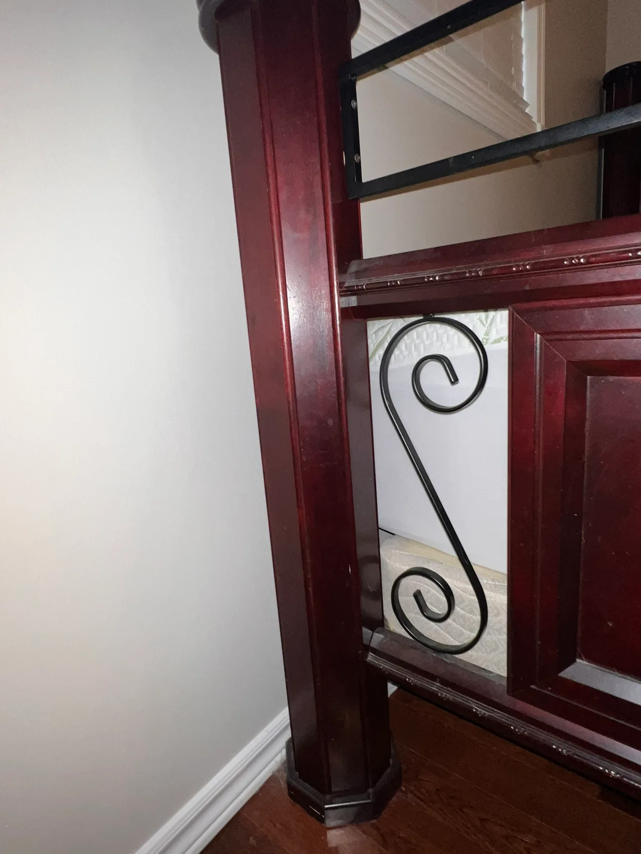 Free Queen Bed Frame image indicator(7)