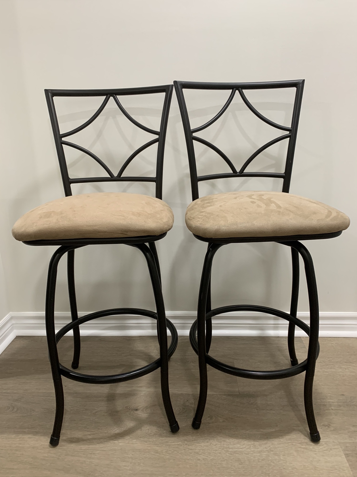 Black Swivel Bar Stools