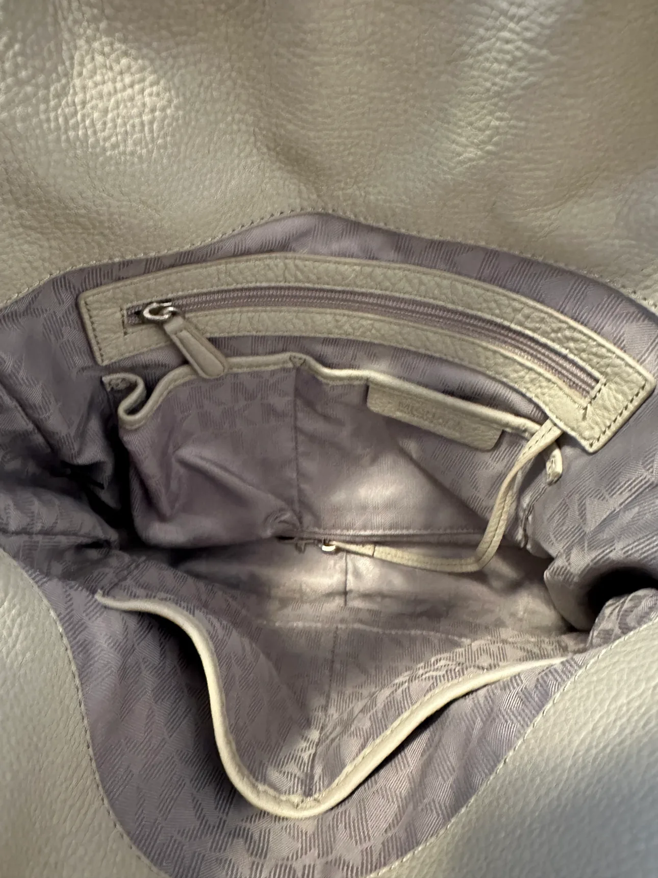 MK Nude Everyday Essential Tote image indicator(6)