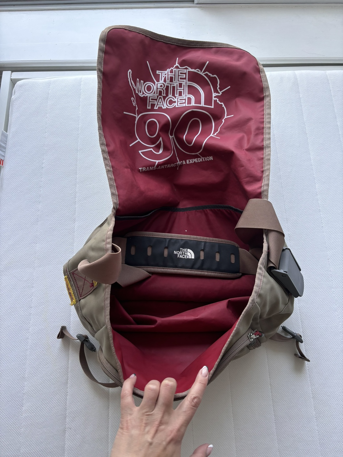 The North Face 90 Trans-Antarctica Expedition Messenger Bag - photo 2