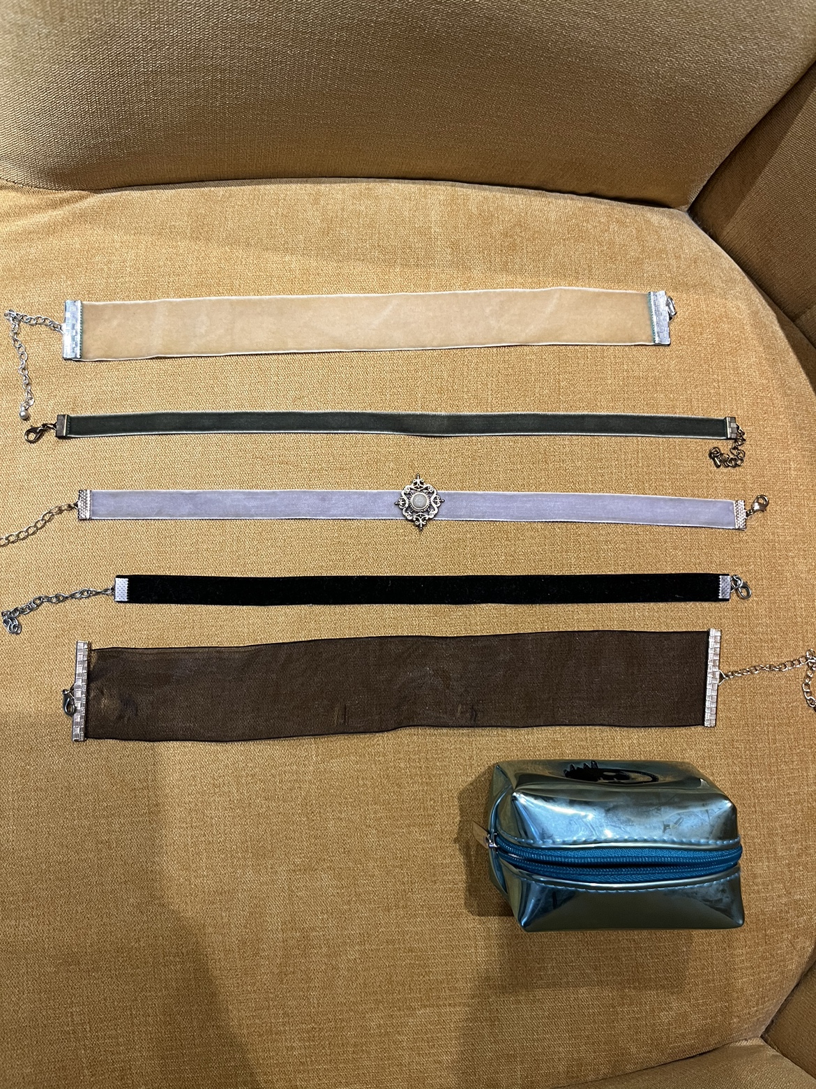 Accessory bag with choker necklaces
