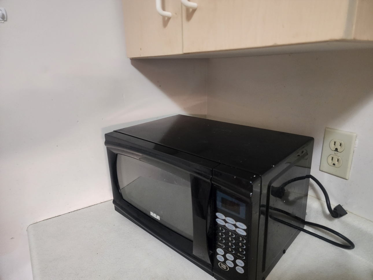 RCA Microwave - photo 3