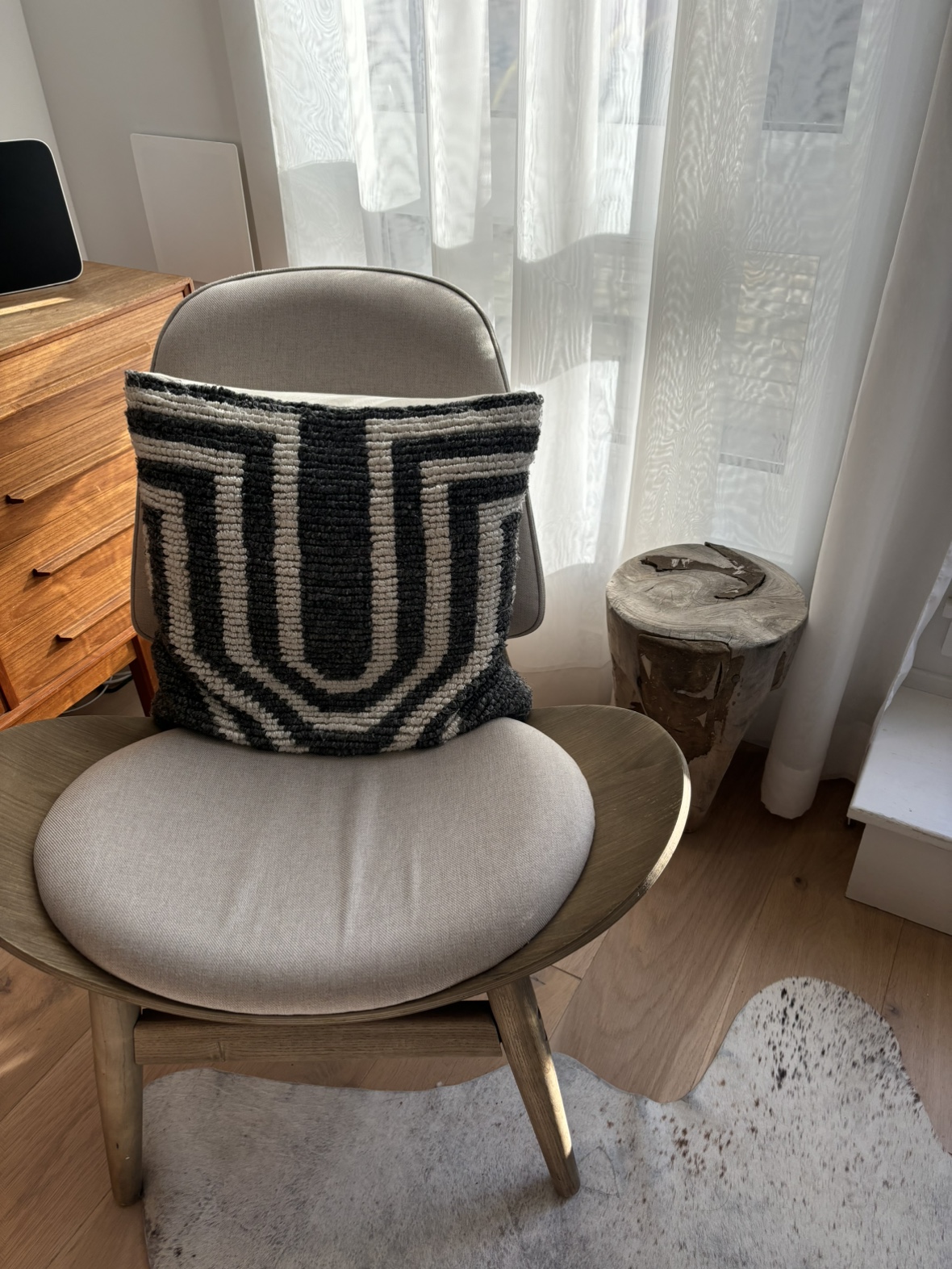 Wooden side table/plant stand - photo 2