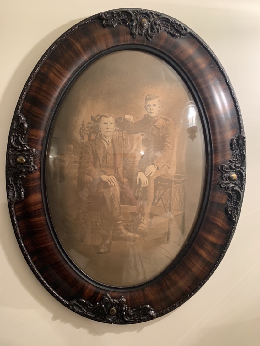 Antique Oval Frames with Photos - photo 3