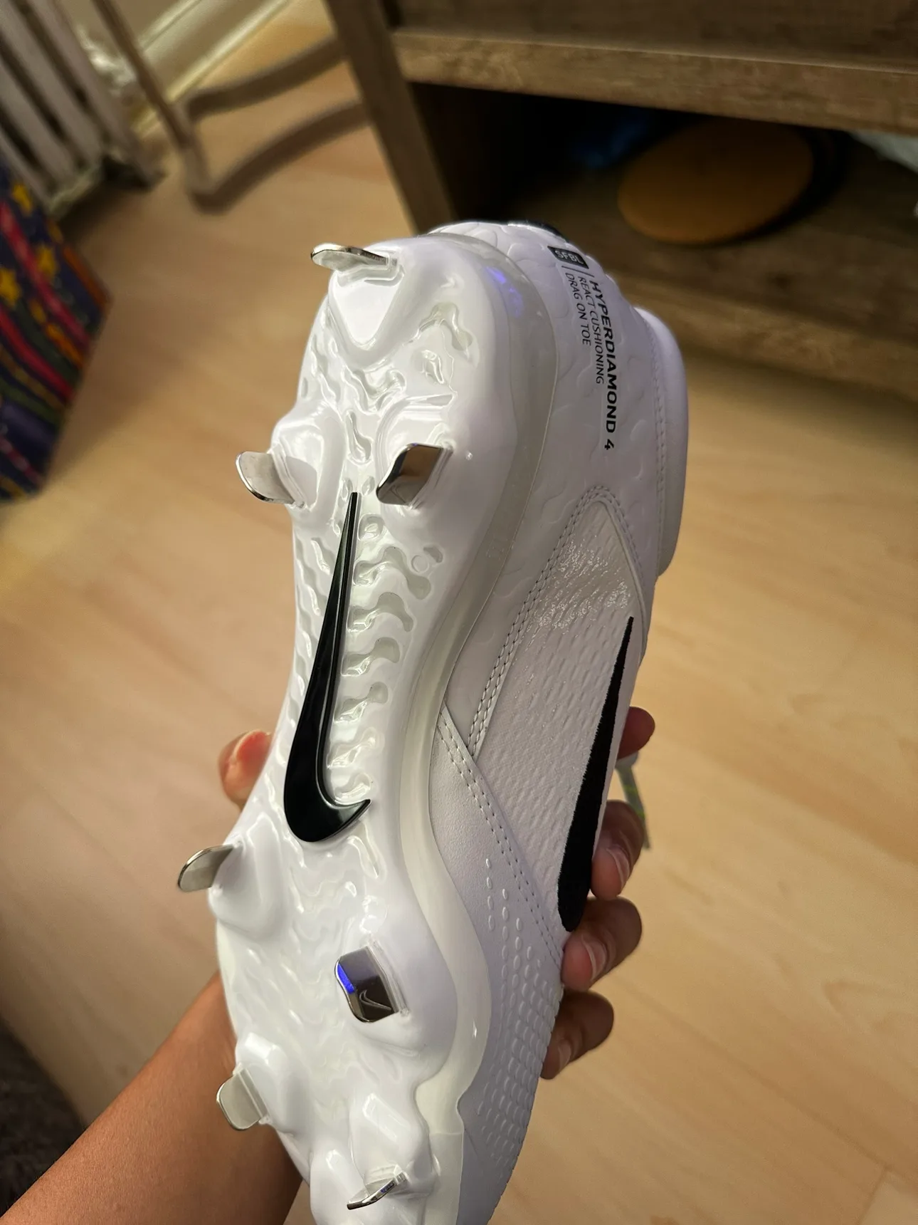 Nike cleats image indicator(3)