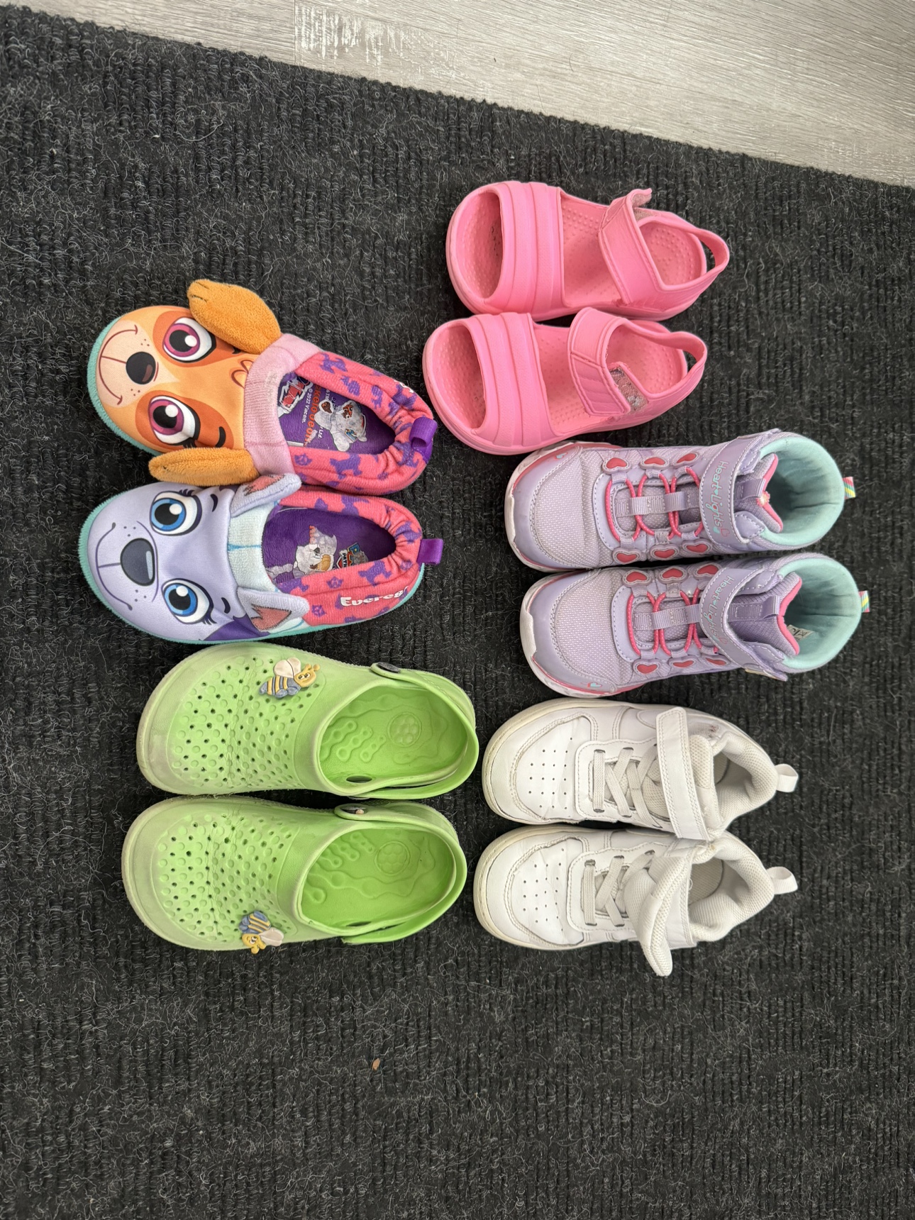 Girls Shoe Bundle 5 pairs for 20$, size 10 - photo 2