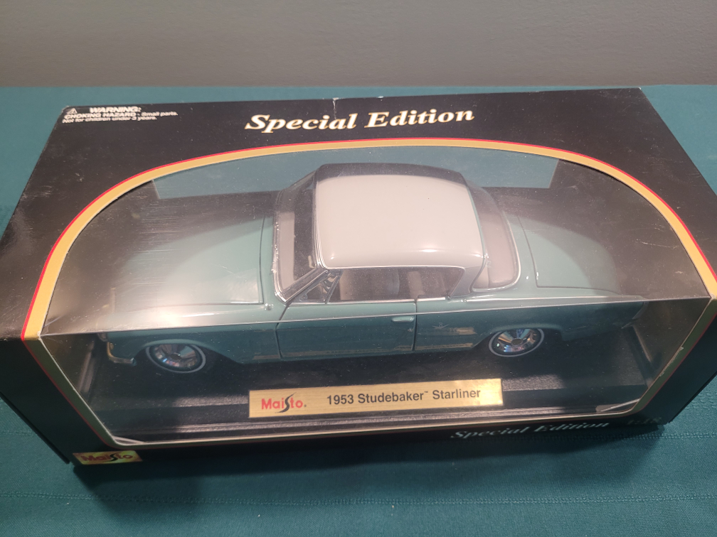 1953 Studebaker Starliner 1:18 Scale Diecast Model - photo 2