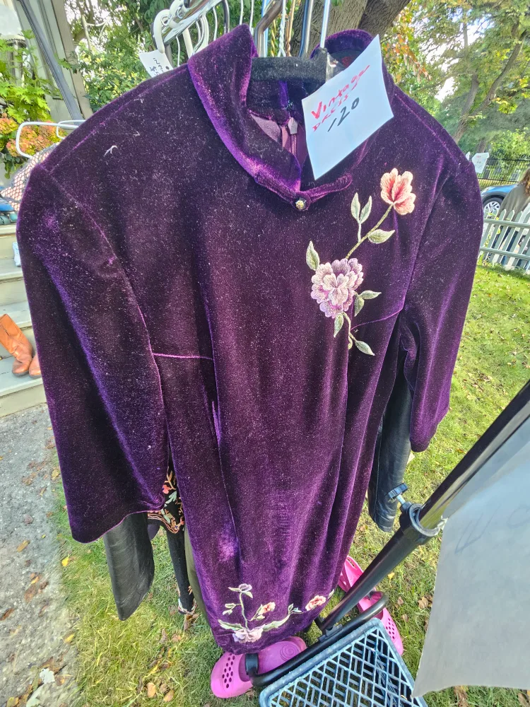 vintage purple velvet dress image indicator(2)