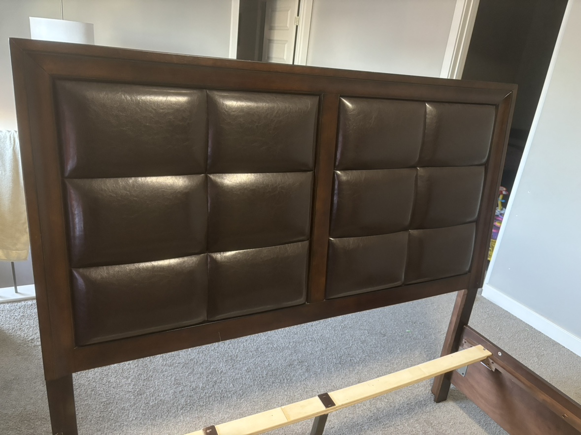 Queen bed frame - photo 2