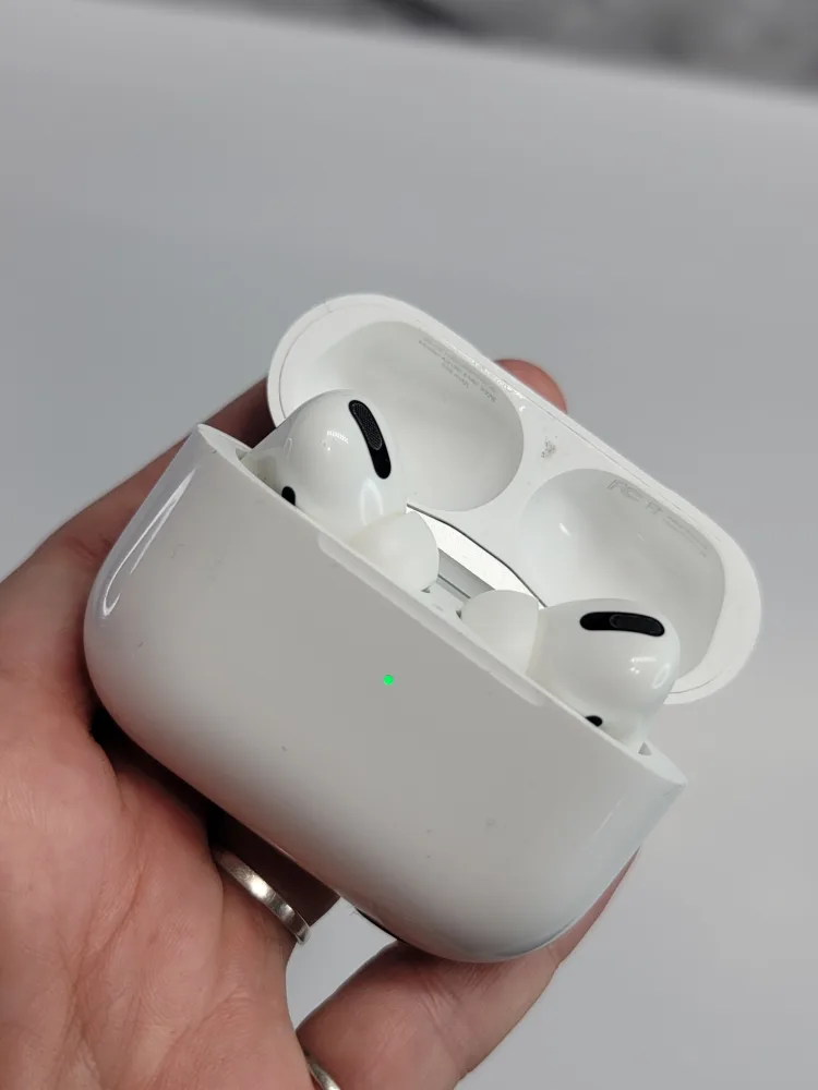 Apple AirPods Pro 1rst Generation image indicator(2)