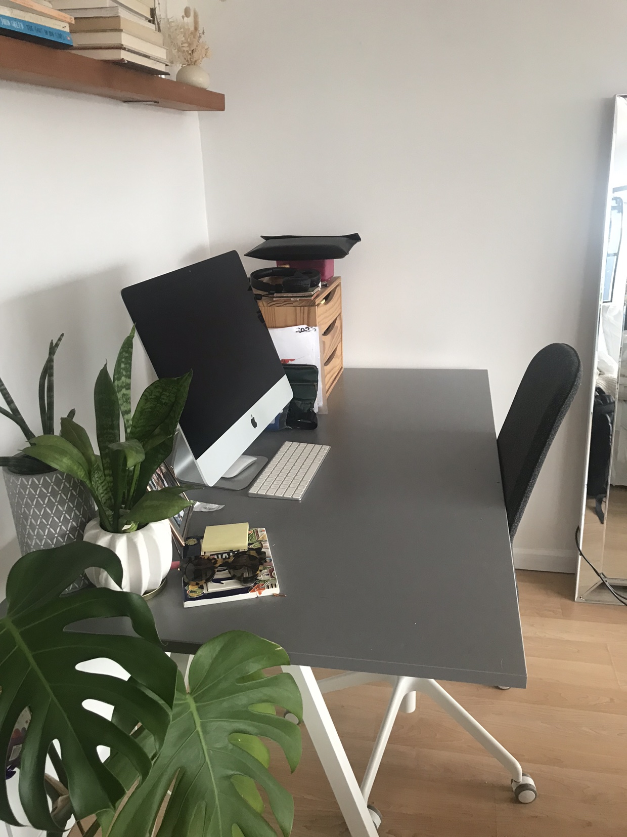 Perfect condition ikea Trotten Grey Desk with White Legs