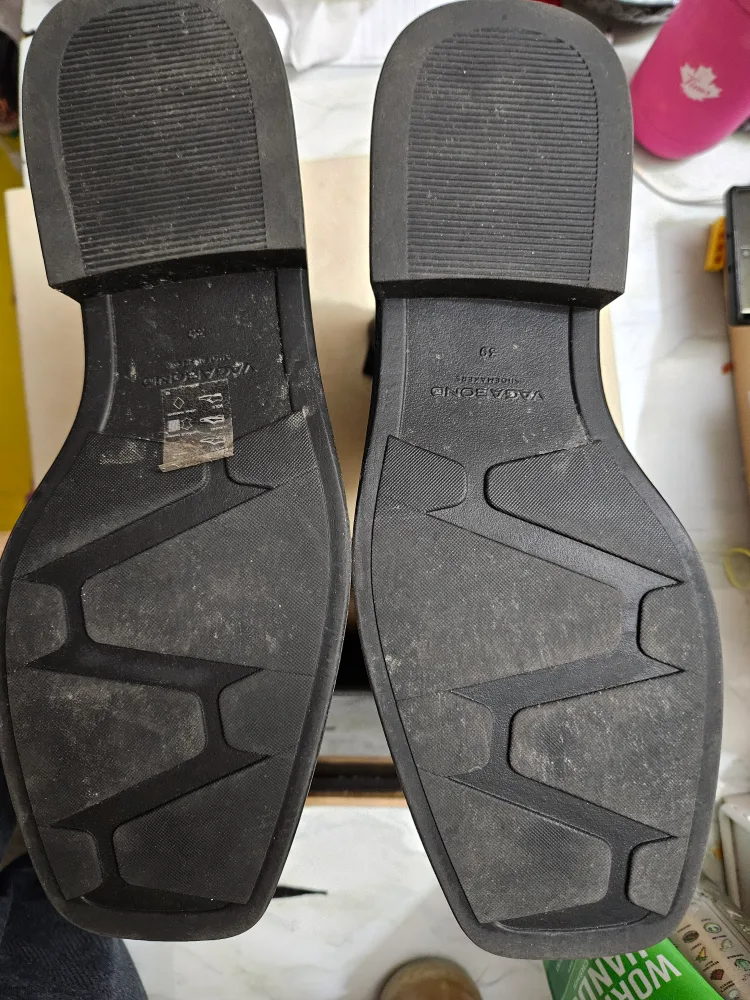 Vagabond Chelsea Boots image indicator(3)