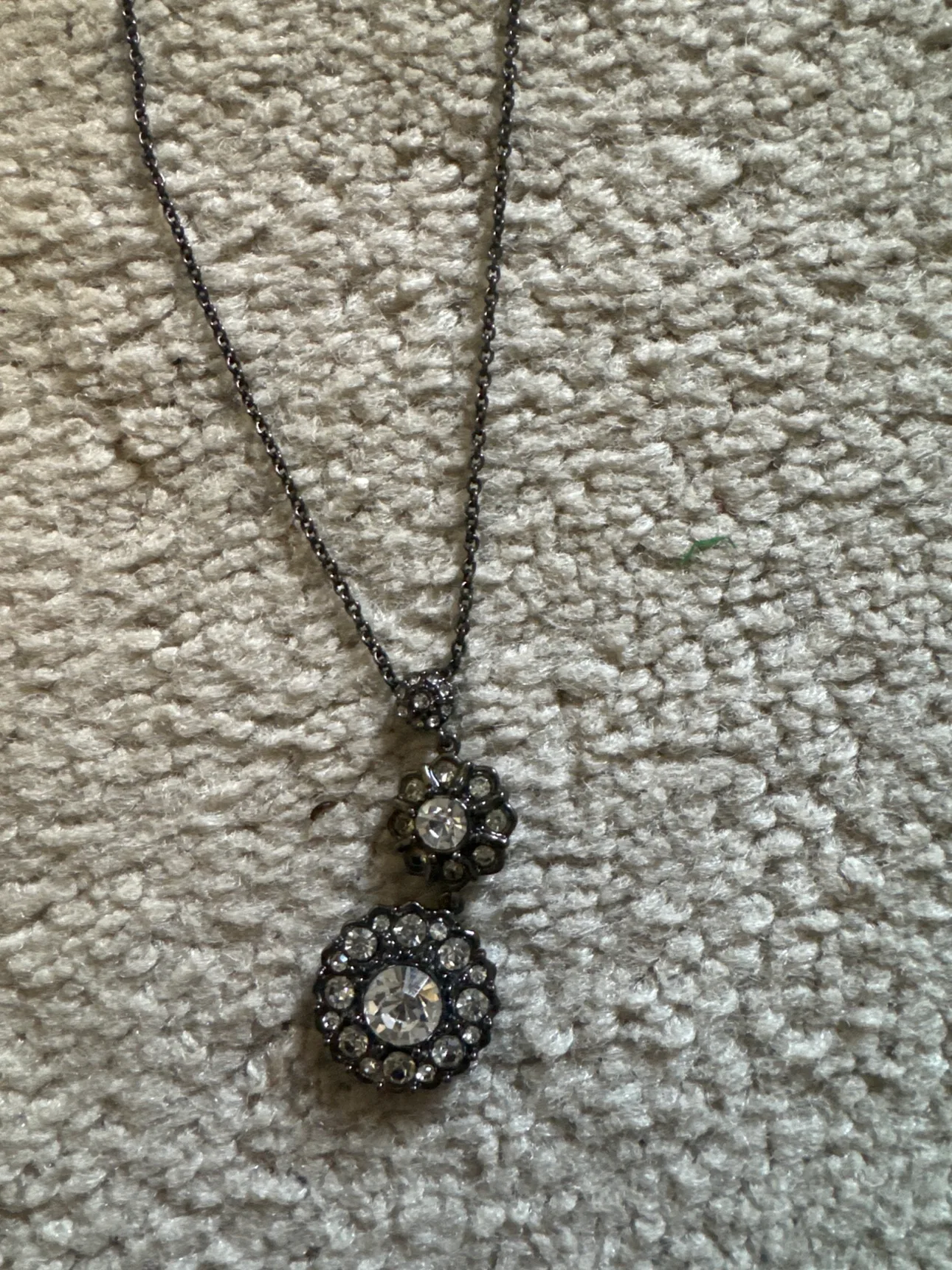 Banana Republic Pendant Necklace image indicator(2)