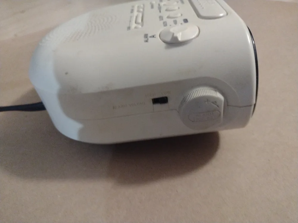 Sony Dream Machine Clock Radio Vintage White image indicator(4)