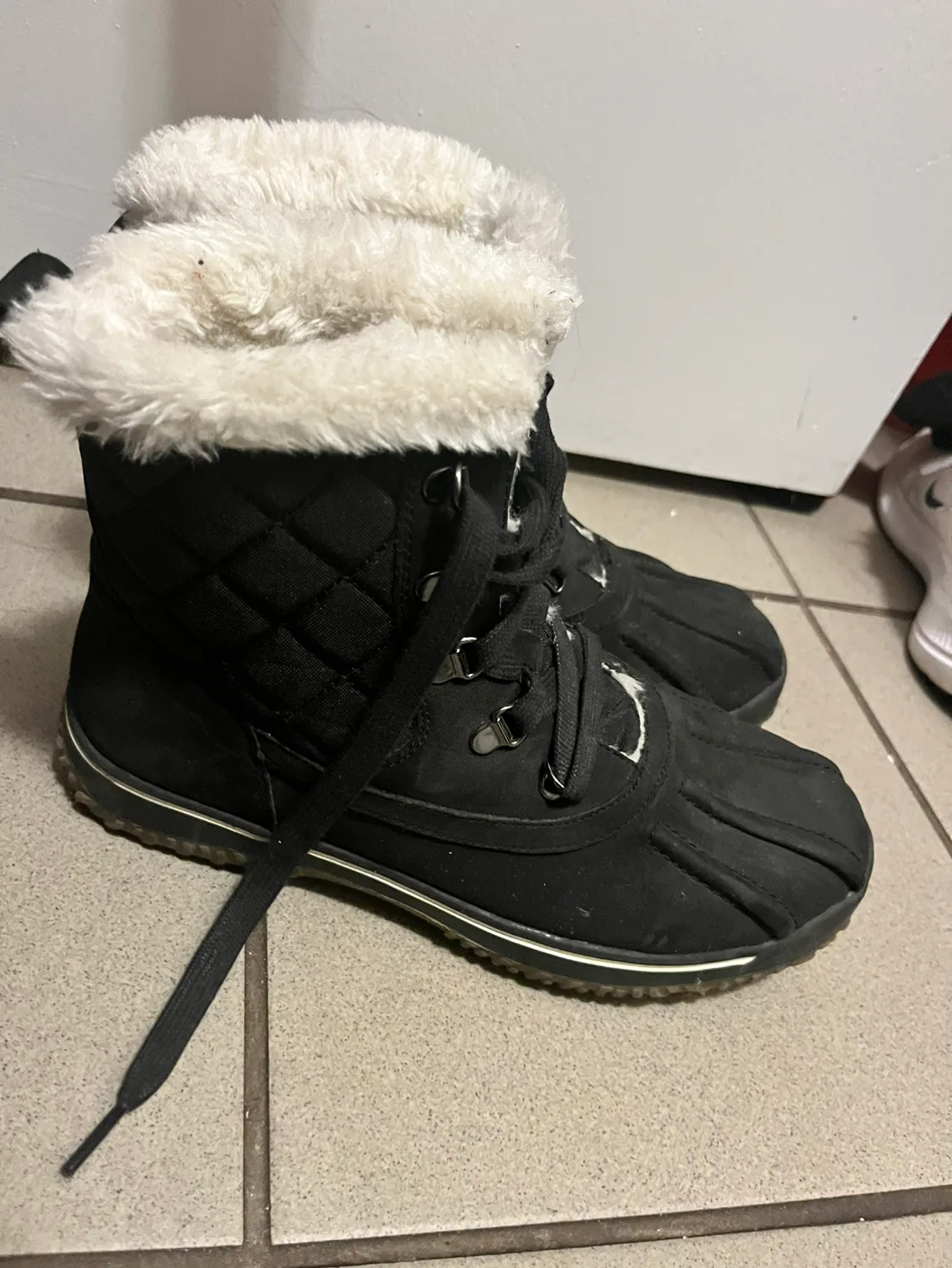 Lands' End Black Boots image indicator(2)