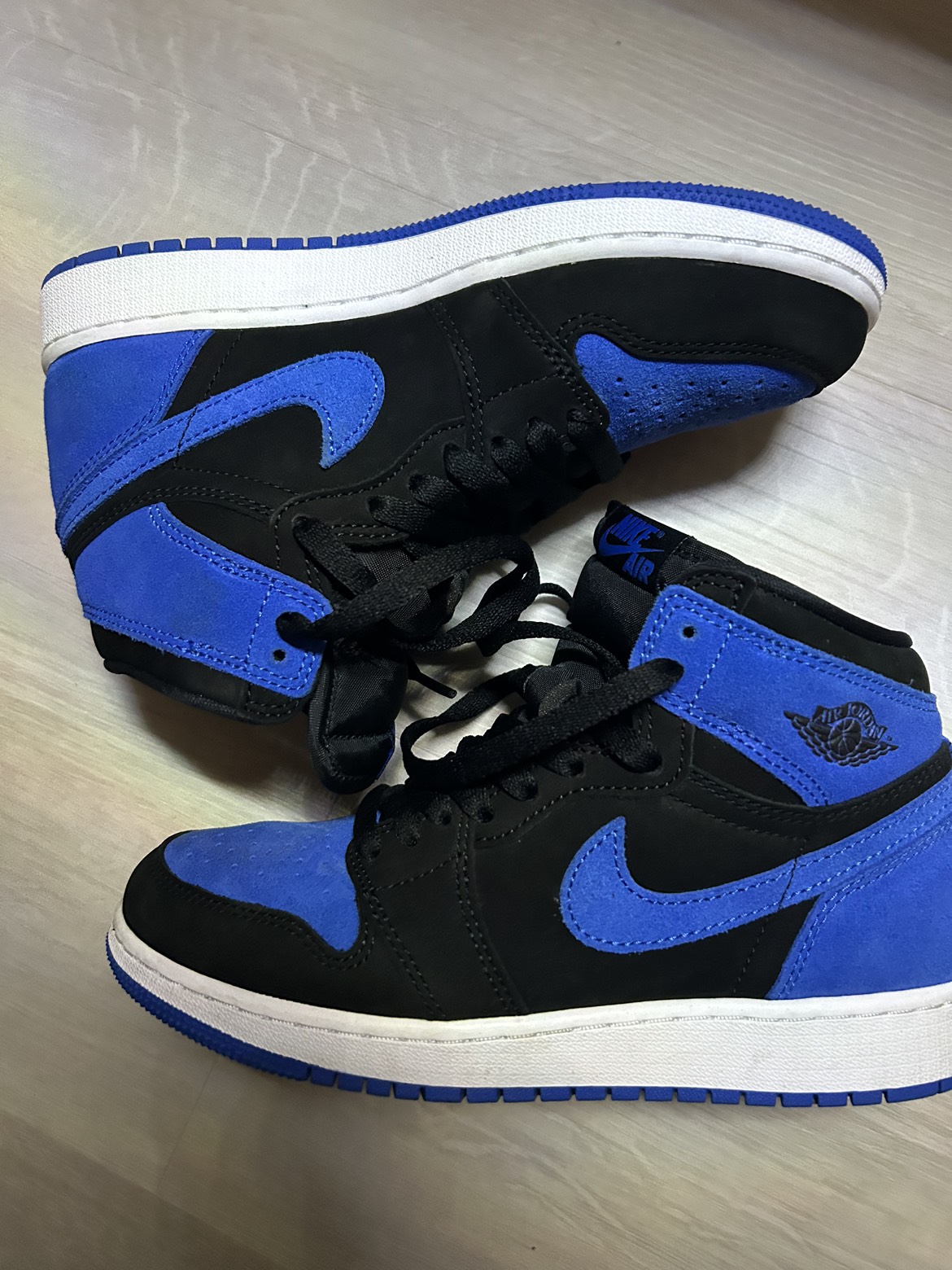Air Jordan mid royal reimagined 5.5 Y 7 women’s - photo 2
