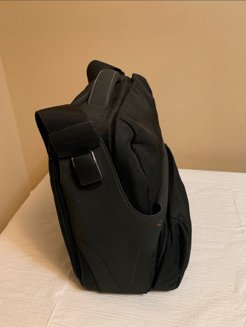 Mandarina Duck Black Messenger Bag - photo 2