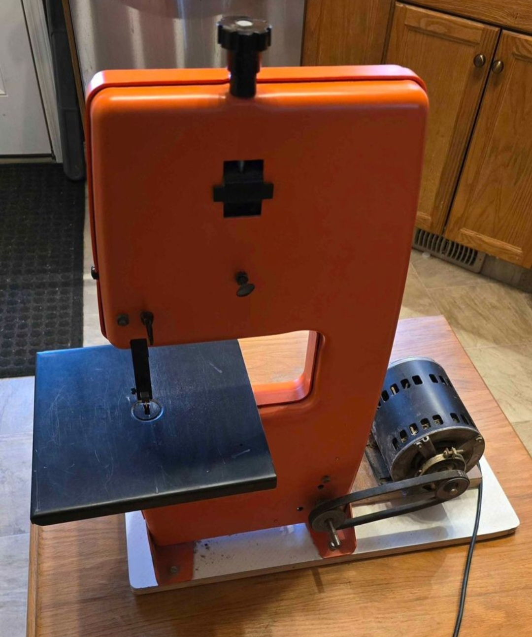 Black & Decker Band Saw - photo 2