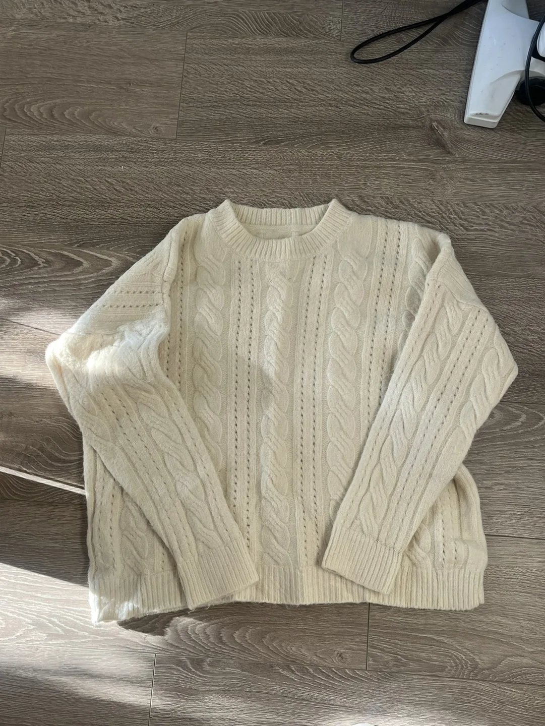 Sweater thumbnail