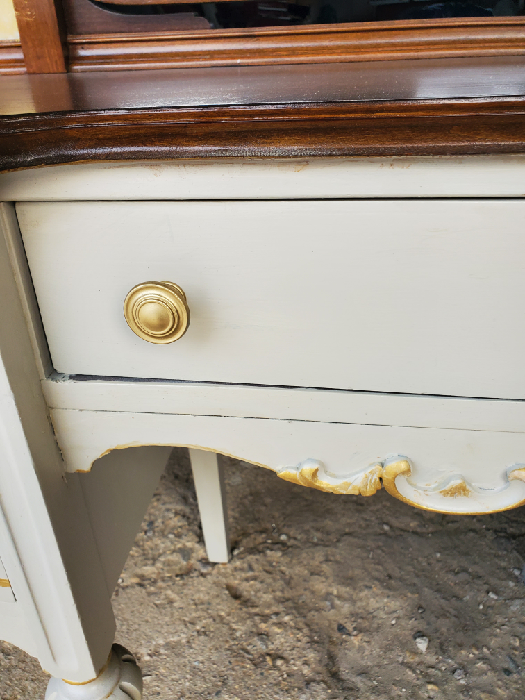 Antique Vanity Dresser - photo 4