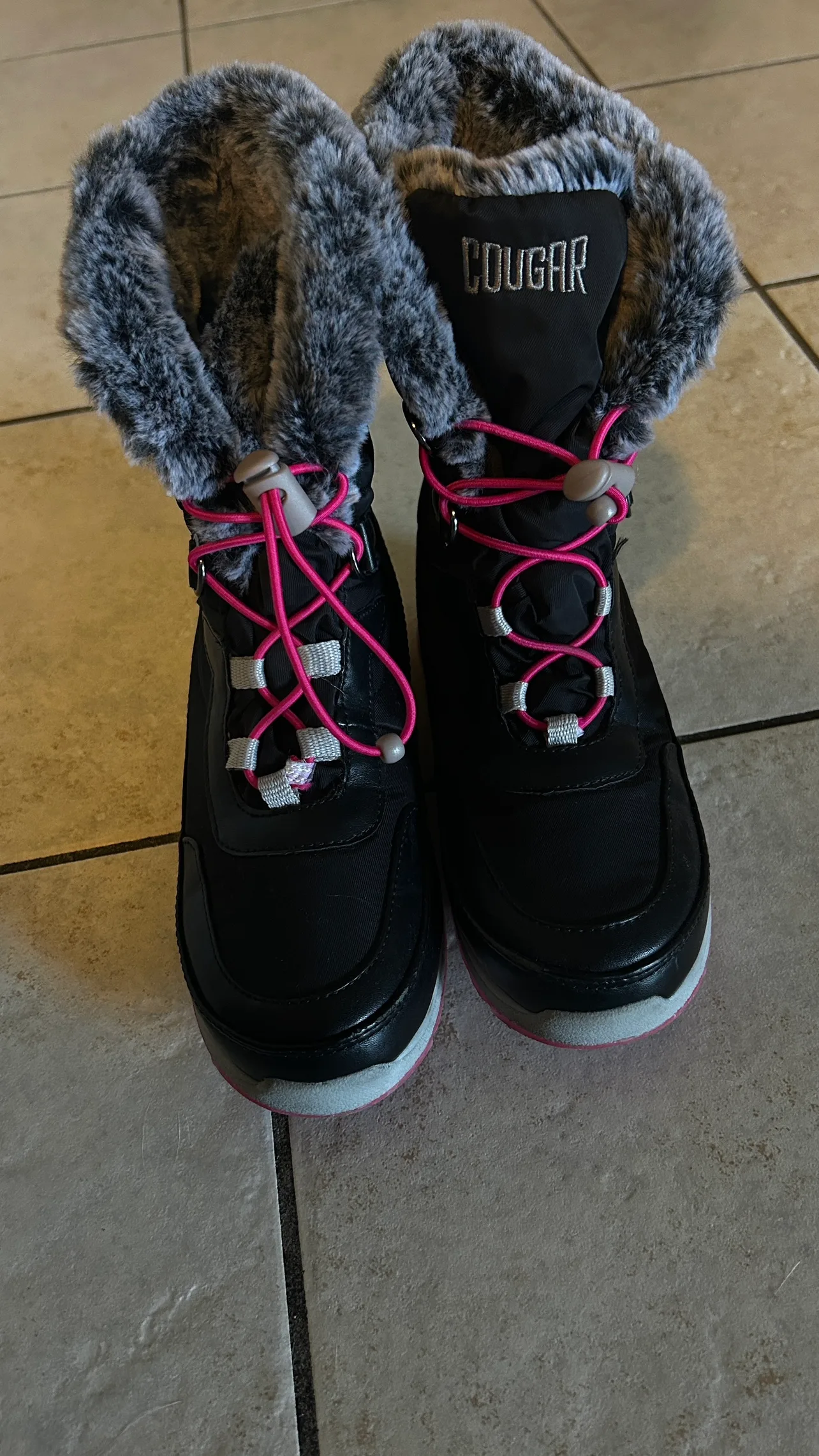 Cougar Winter Boots size 4 image indicator(2)