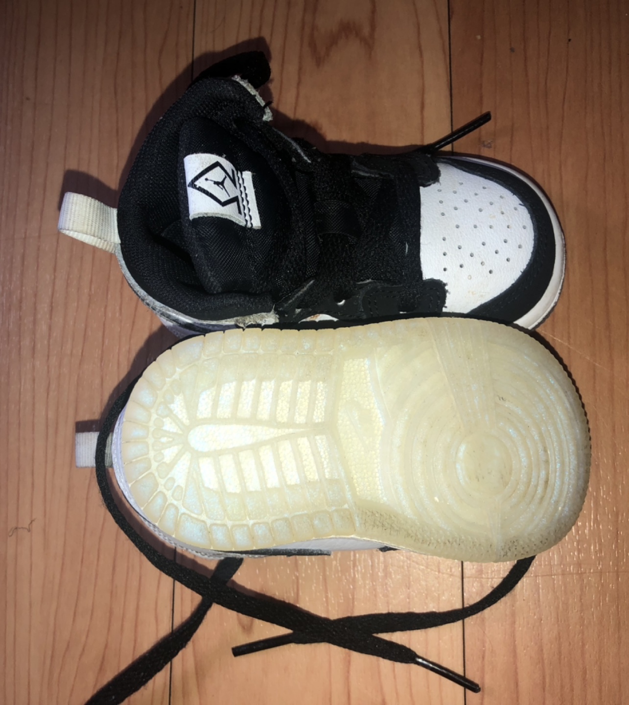 Air Jordan 1 Mid - photo 3