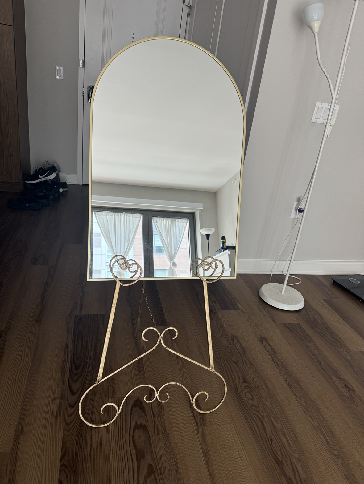 Arch Mirror with stand