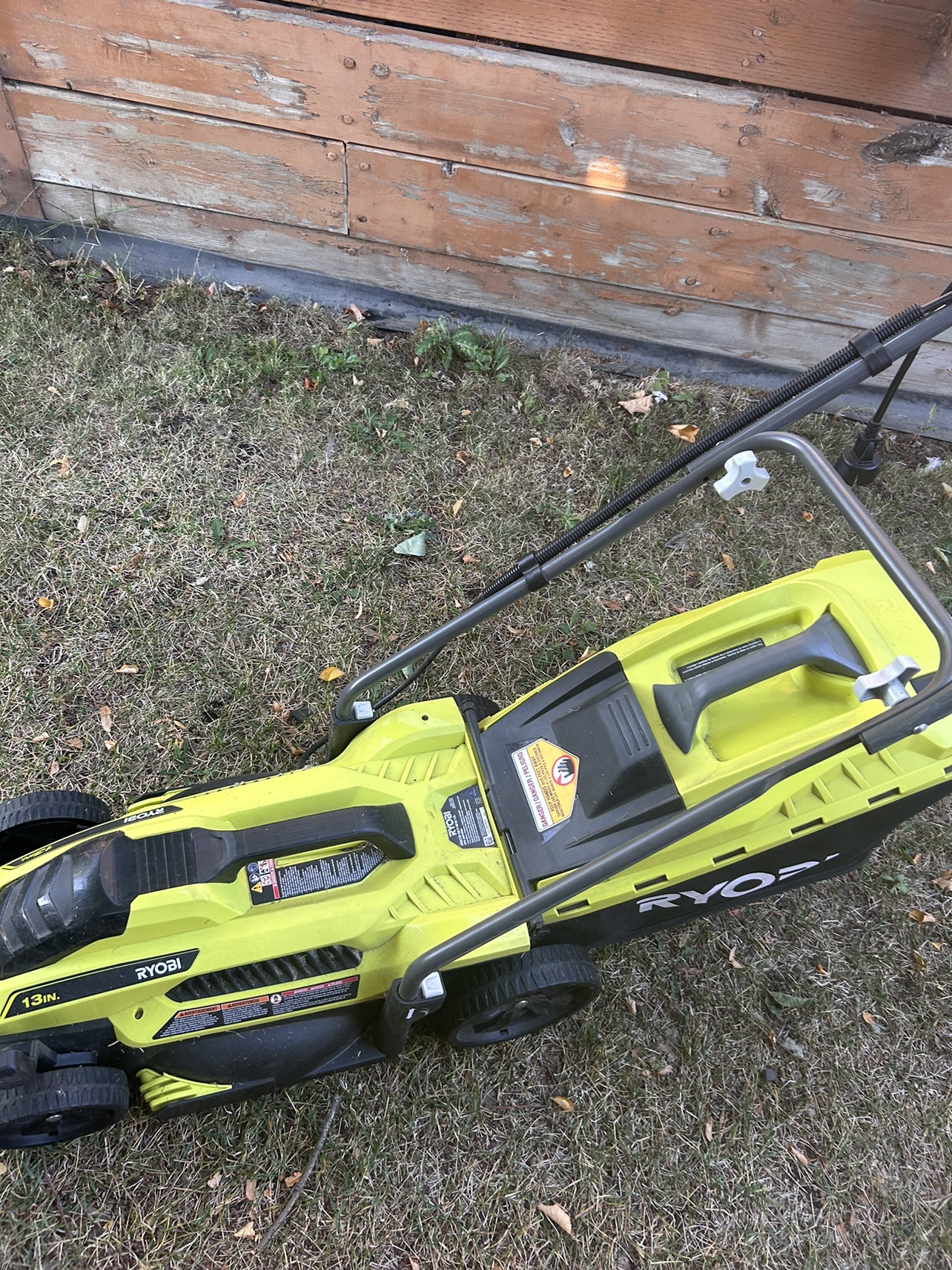 Ryobi 13in Electric Lawn Mower - photo 2